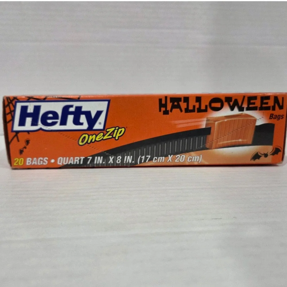 Hefty OneZip Halloween Bags 20 Count Quart Slider Storage Trick or Treat Haunted